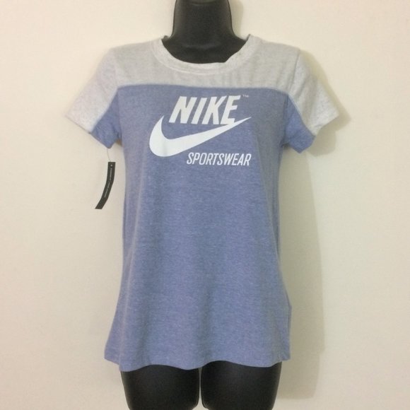 Nike Tops - 💖 50% OFF Bundle Nike Sportswear Tee XS